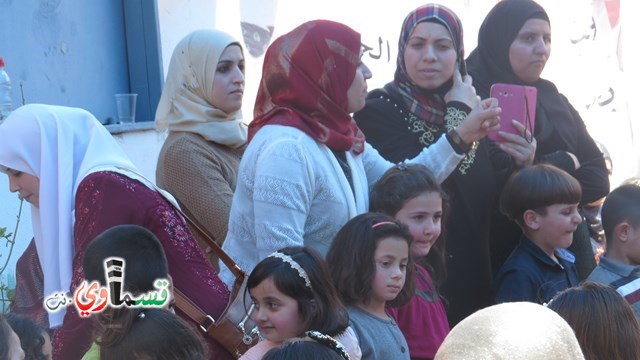 كفرقاسم – فيديو: بساتين الامل, السلام , والمحبة تحتفل بعيد الام على انغام عمو انس وجوقته ..